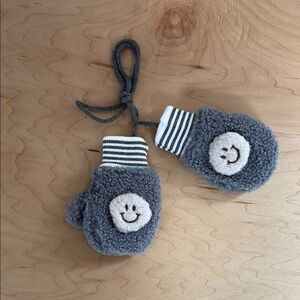 Cozy Gray Kids Mittens - fleece